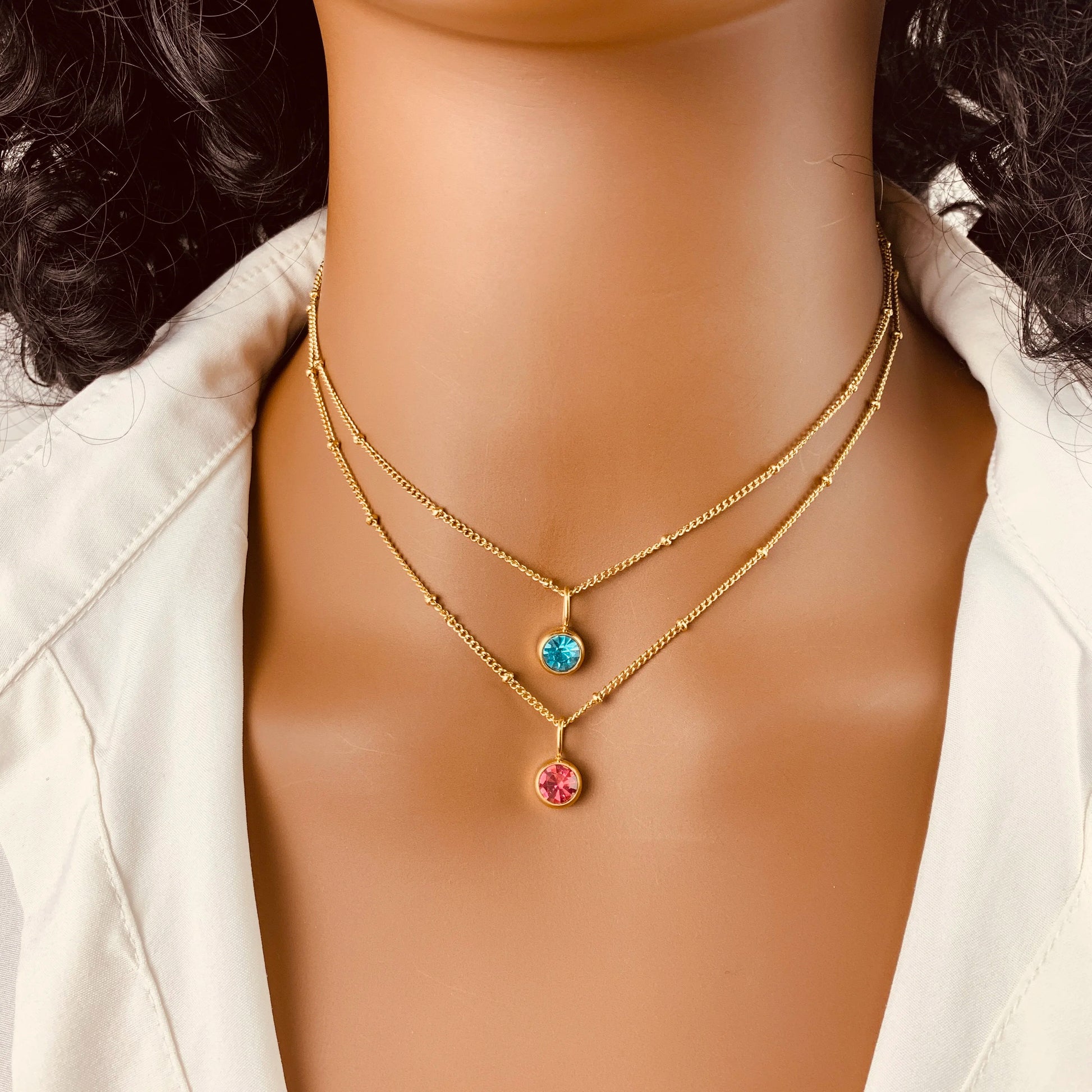 Collier de perles avec pierre de naissance
