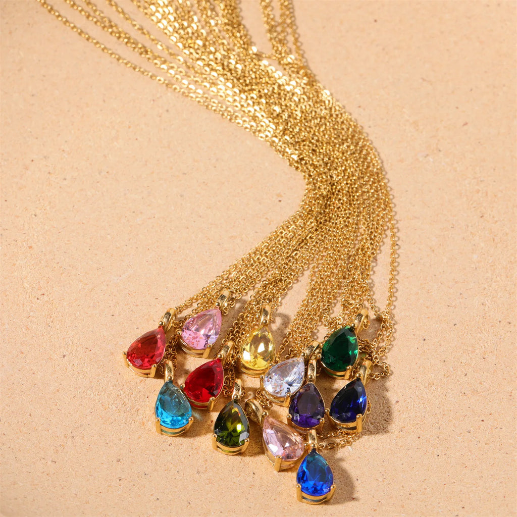 Collier avec pierre de naissance en forme de larme