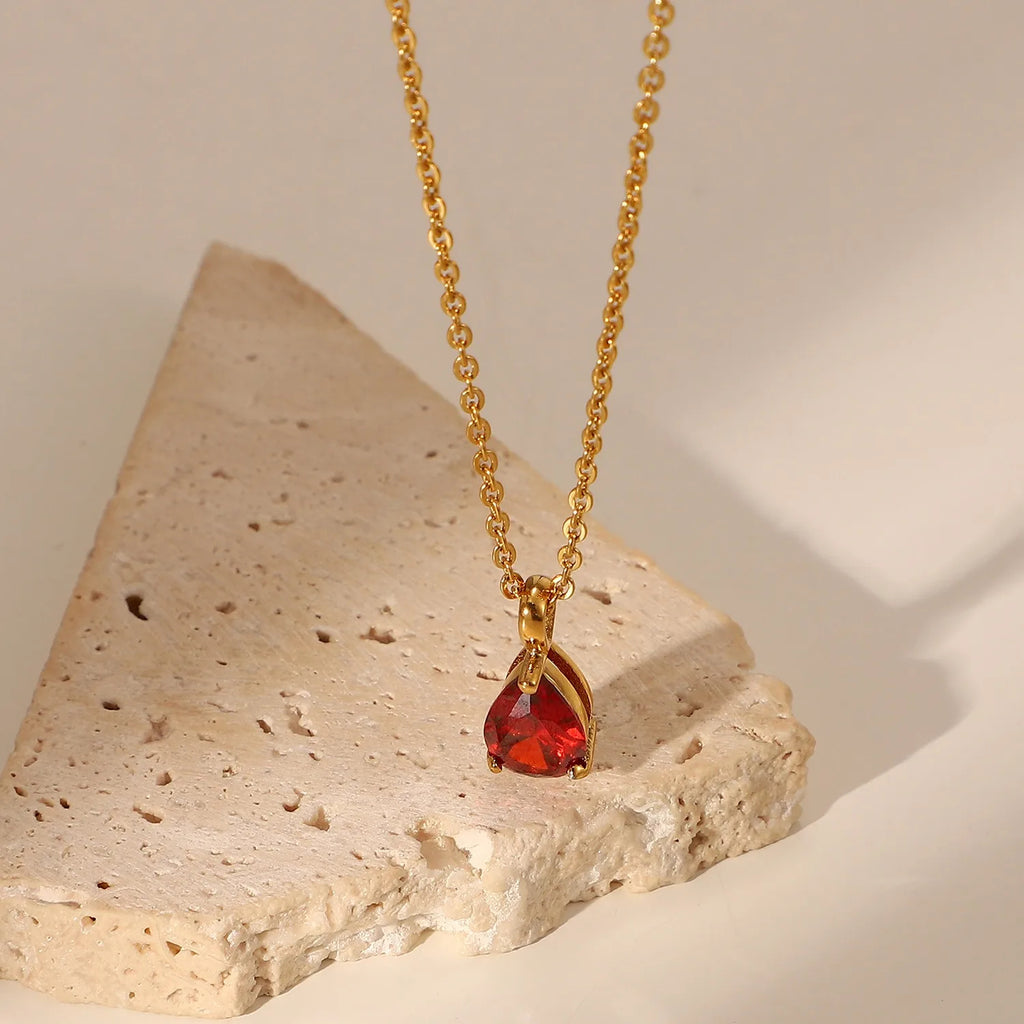 Collier avec pierre de naissance en forme de larme