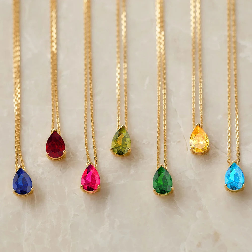 Collier avec pierre de naissance en forme de larme