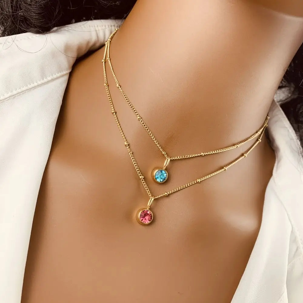 Collier de perles avec pierre de naissance