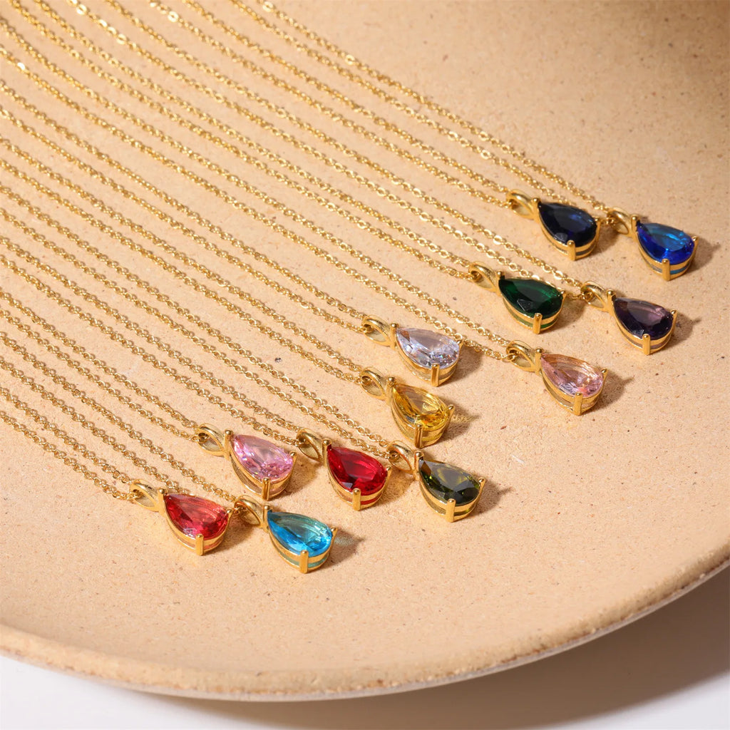 Collier avec pierre de naissance en forme de larme