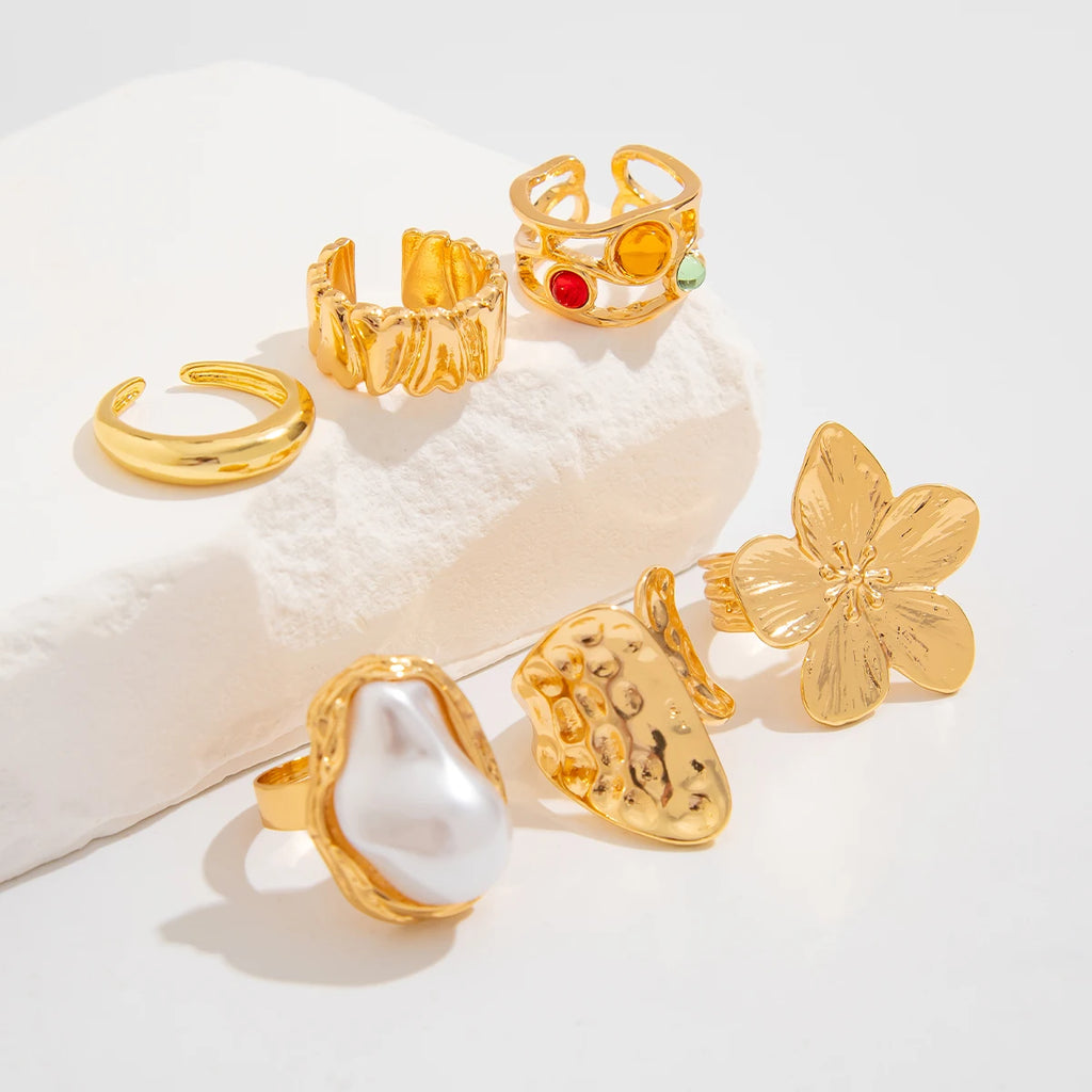 2025 New Irregular Exaggerated Metal Flower Open Rings Women Elegant Baroque Imitation Pearl Ring Jewelry Accessories