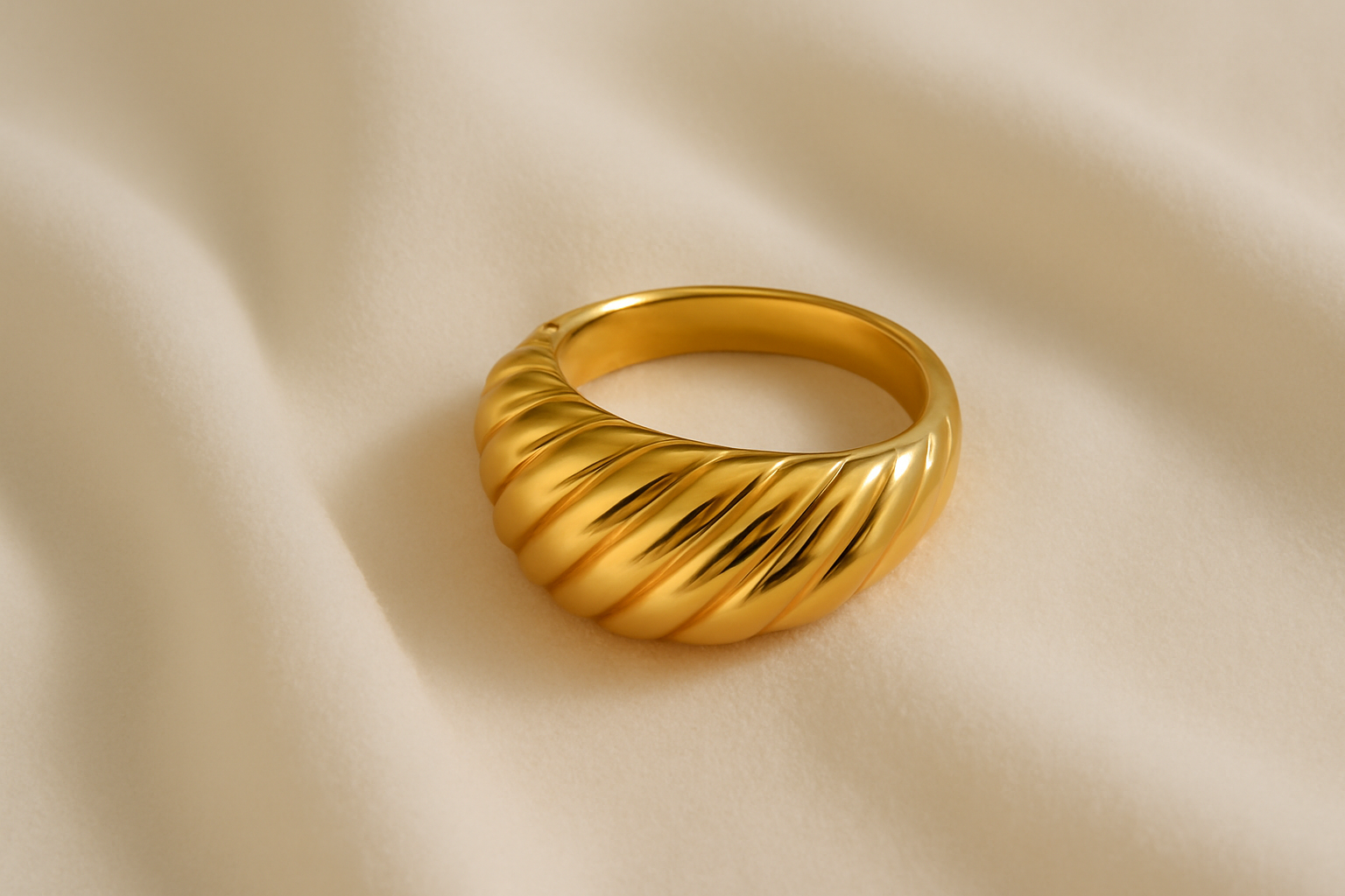 Twist Ring