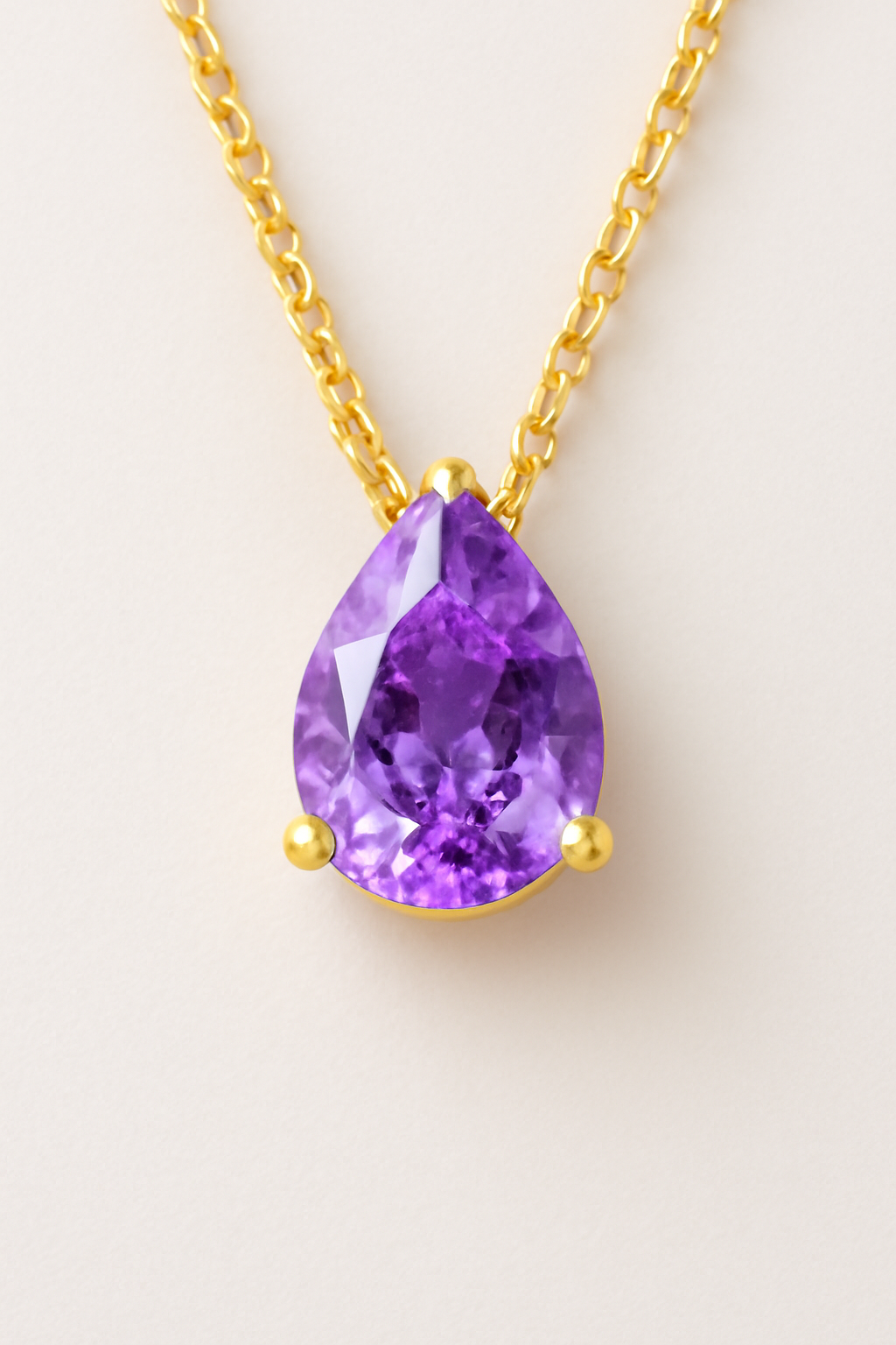 Collier avec pierre de naissance en forme de larme