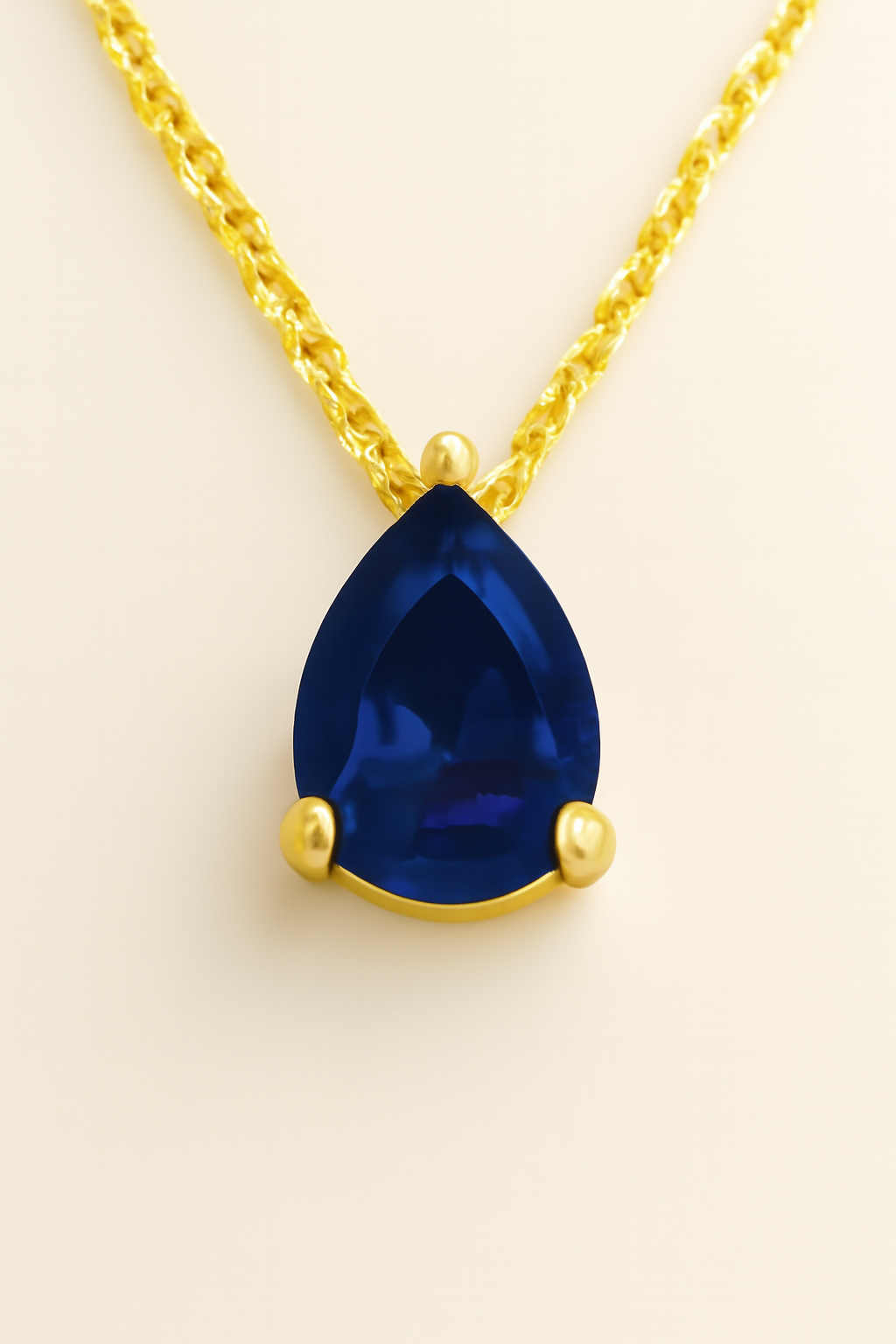 Collier avec pierre de naissance en forme de larme