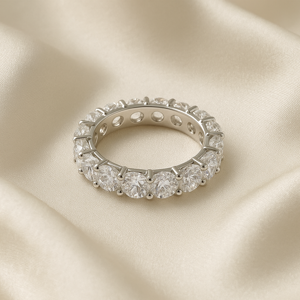 Vera Moissanite Band