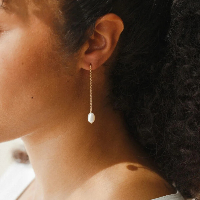 Boucles d'oreilles pendantes longues en perles 