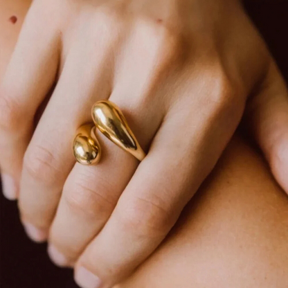 Double Opening Feather Ring