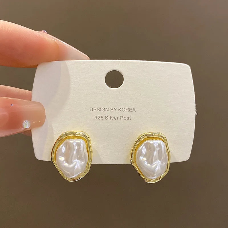 New Trendy White Oval Stud Earrings Irregular Geometric Statement Women'S Unusual Earrings Gold Color Metal Side Boho Jewelry