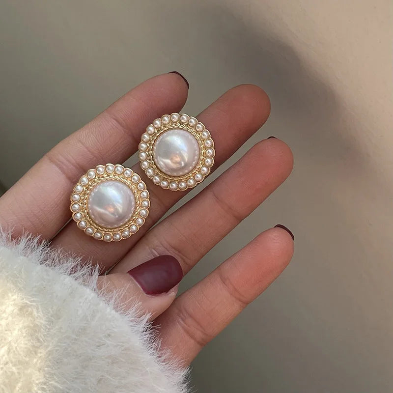 Fashion Gold Color Big Pearl Stud Earrings for Women Bohemian White Imitation Pearl Temperament Earrings Jewelry Accessories
