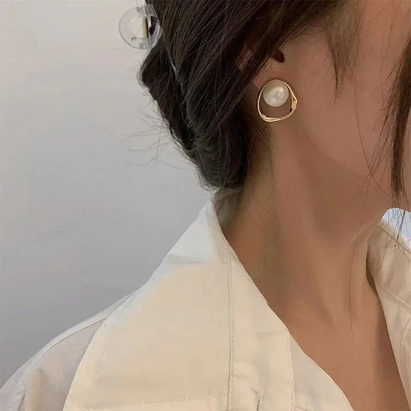 Imitation Pearl Earring for Women Gold Color round Stud Earrings Korean Delicate Irregular Design Unusual Fashion Jewelry
